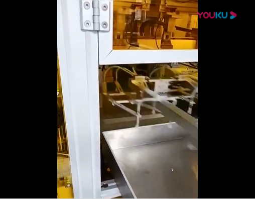 雙平台全自動絲印機印刷視頻